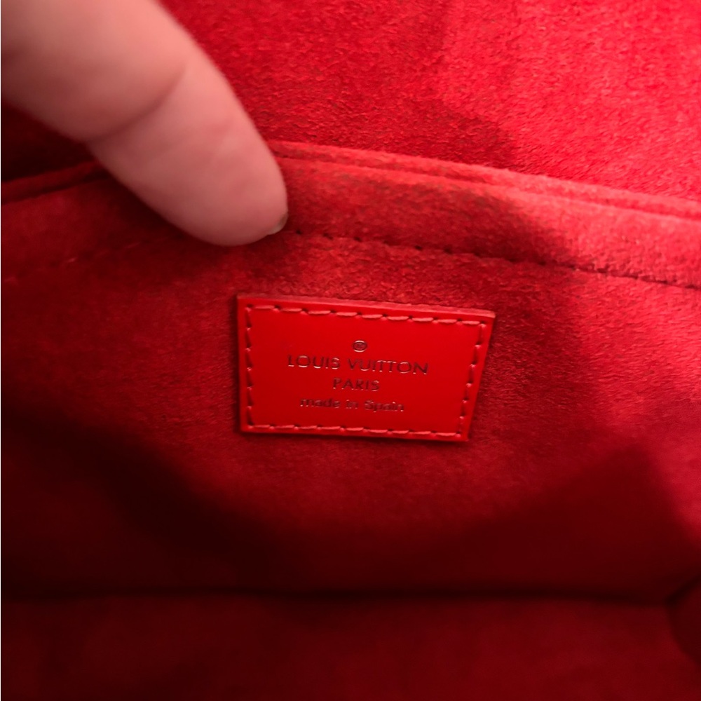 Louis Vuitton Monogram Epi Saint Michel crossbody bag - Picture 12 of 12